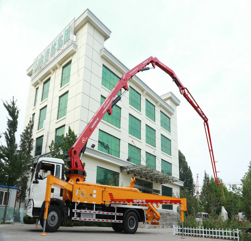 Q小型混凝土泵車。天泵，混凝土泵車