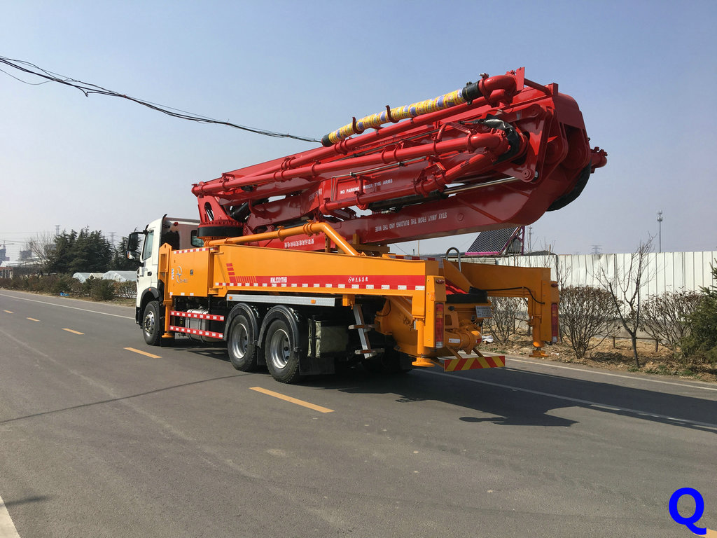 小型混凝土泵車，天泵，科尼樂小型泵車